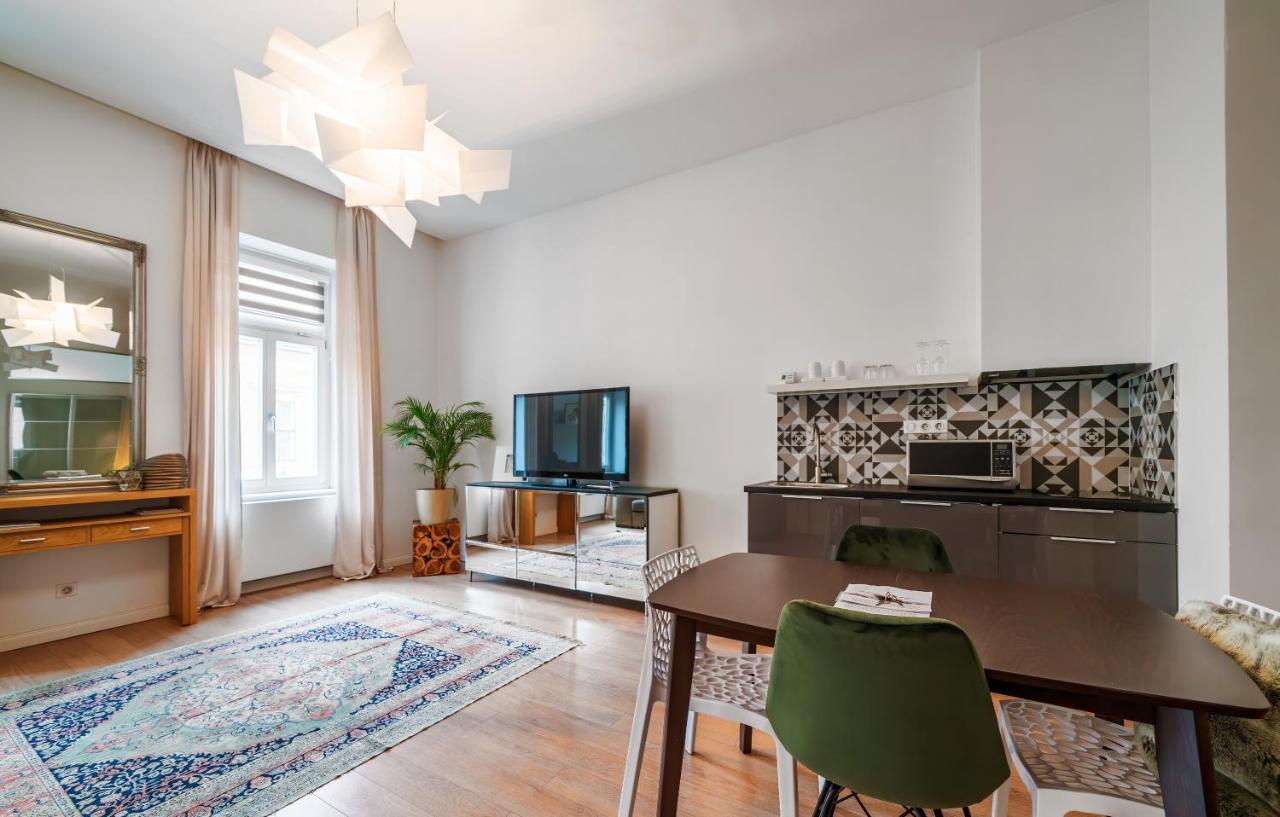 Baross Boutique Apartman Győr Eksteriør bilde